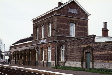 Schendelbeke - SNCB K04373-008 (1).jpg